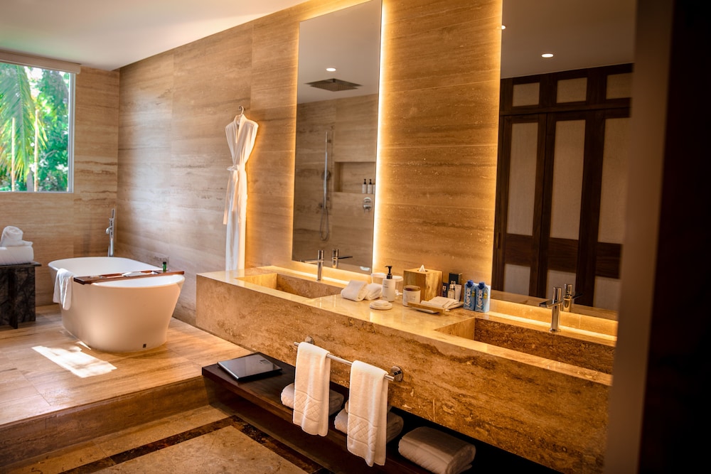 Master, Suite, 2 Queen Beds, Ocean Front، Paraiso de la Bonita, Adult All-Inclusive, a Luxury Collection Resort 7/10
