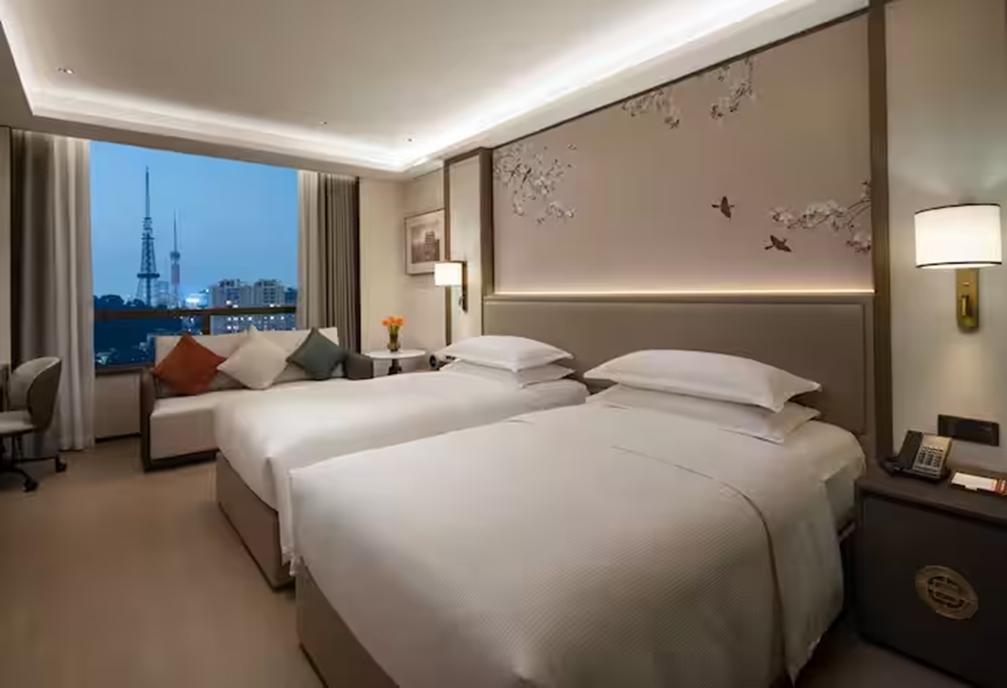 GUEST ROOM, TWIN BEDS