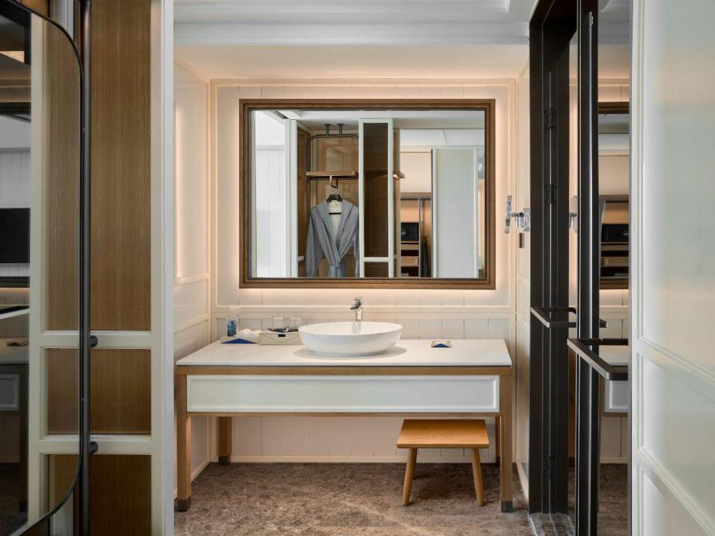 Hyatt Centric Ocean Front Xiamen 42/48