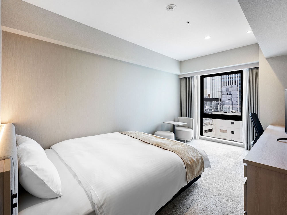 MODERATE, DOUBLE BED, SMOKING