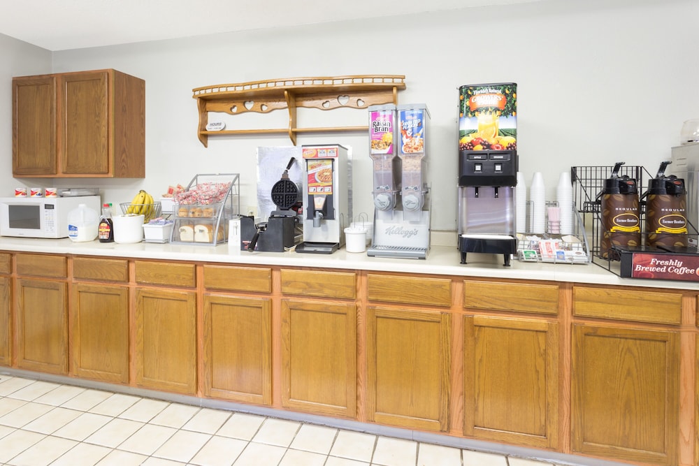 Budget Inn and Suites 5/16