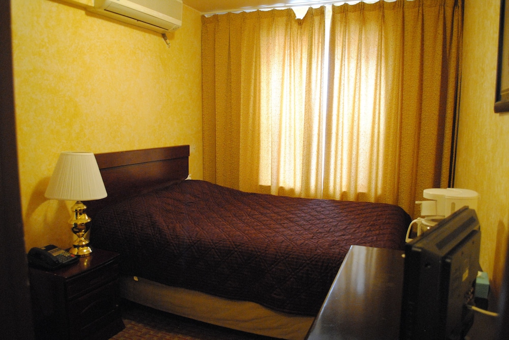 Chinatown Hotel 13/38