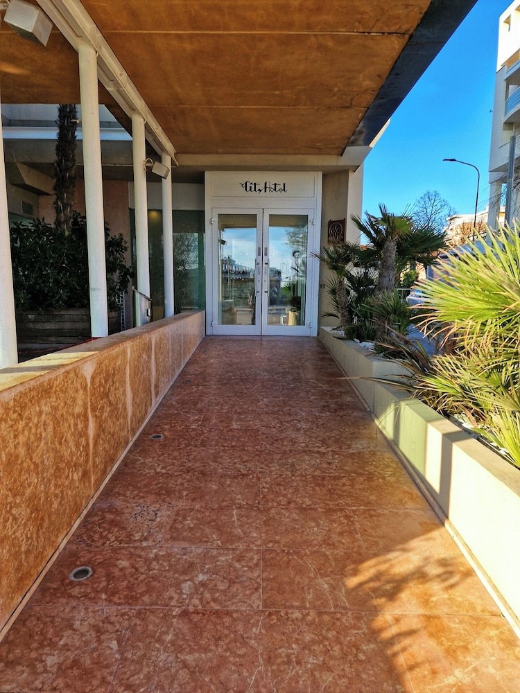 City Hotel 60/62