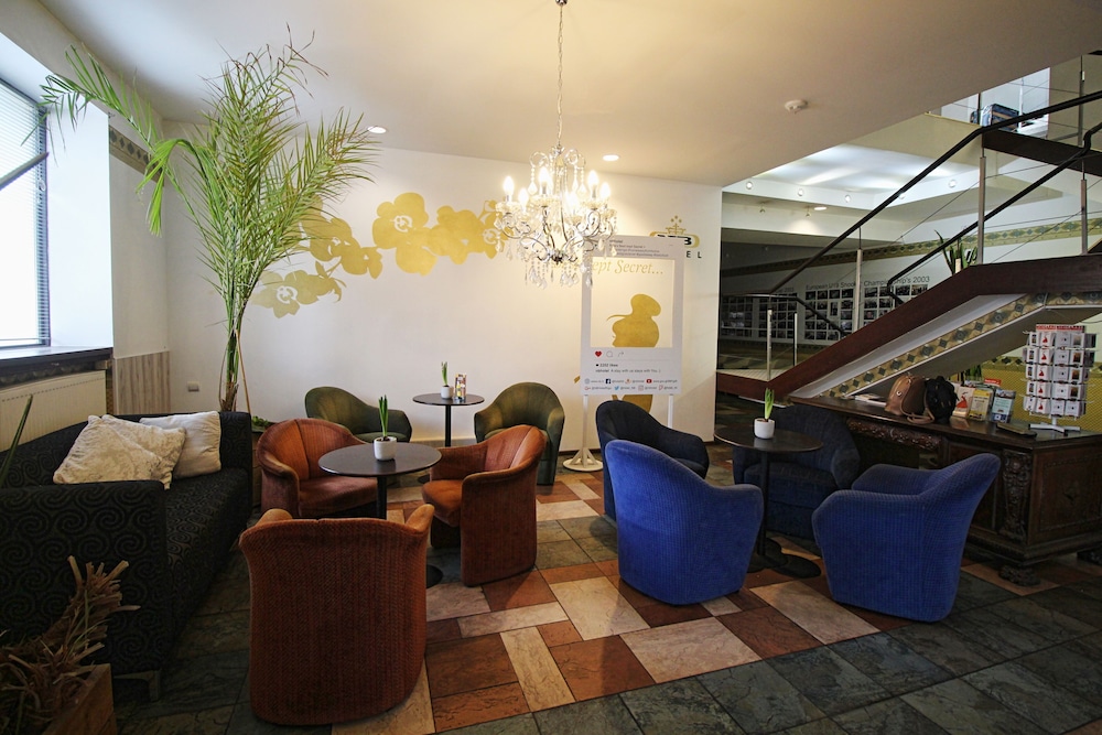 Nb Hotel 48/71