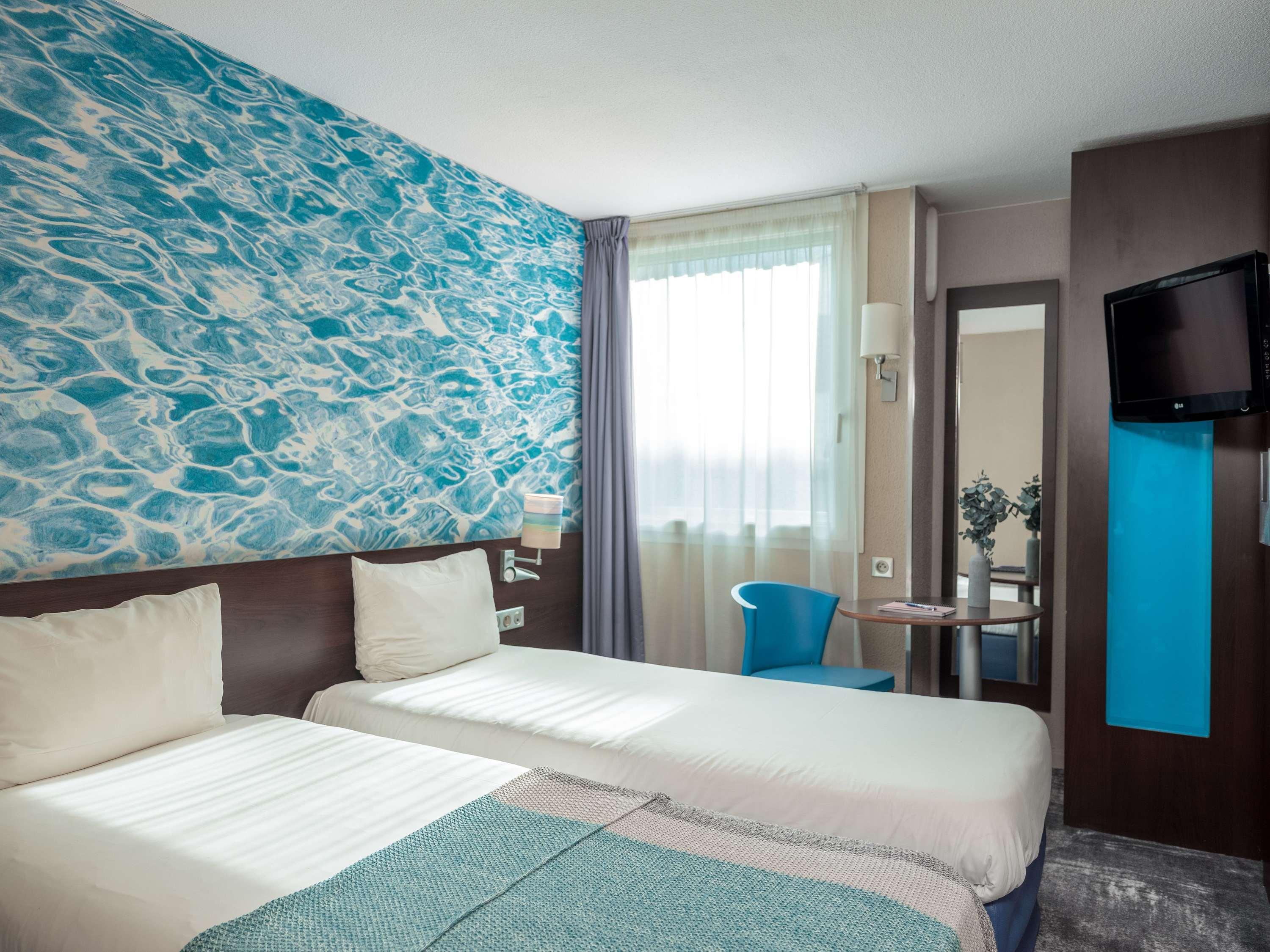 CONNECTING, FAMILY SUITE, STANDARD