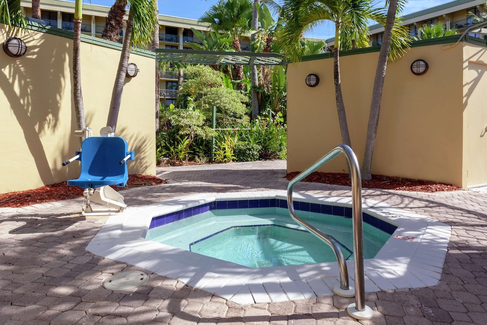 Doubletree By Hilton Hotel And Executive Meeting Center Palm Beach Gardens 8/56