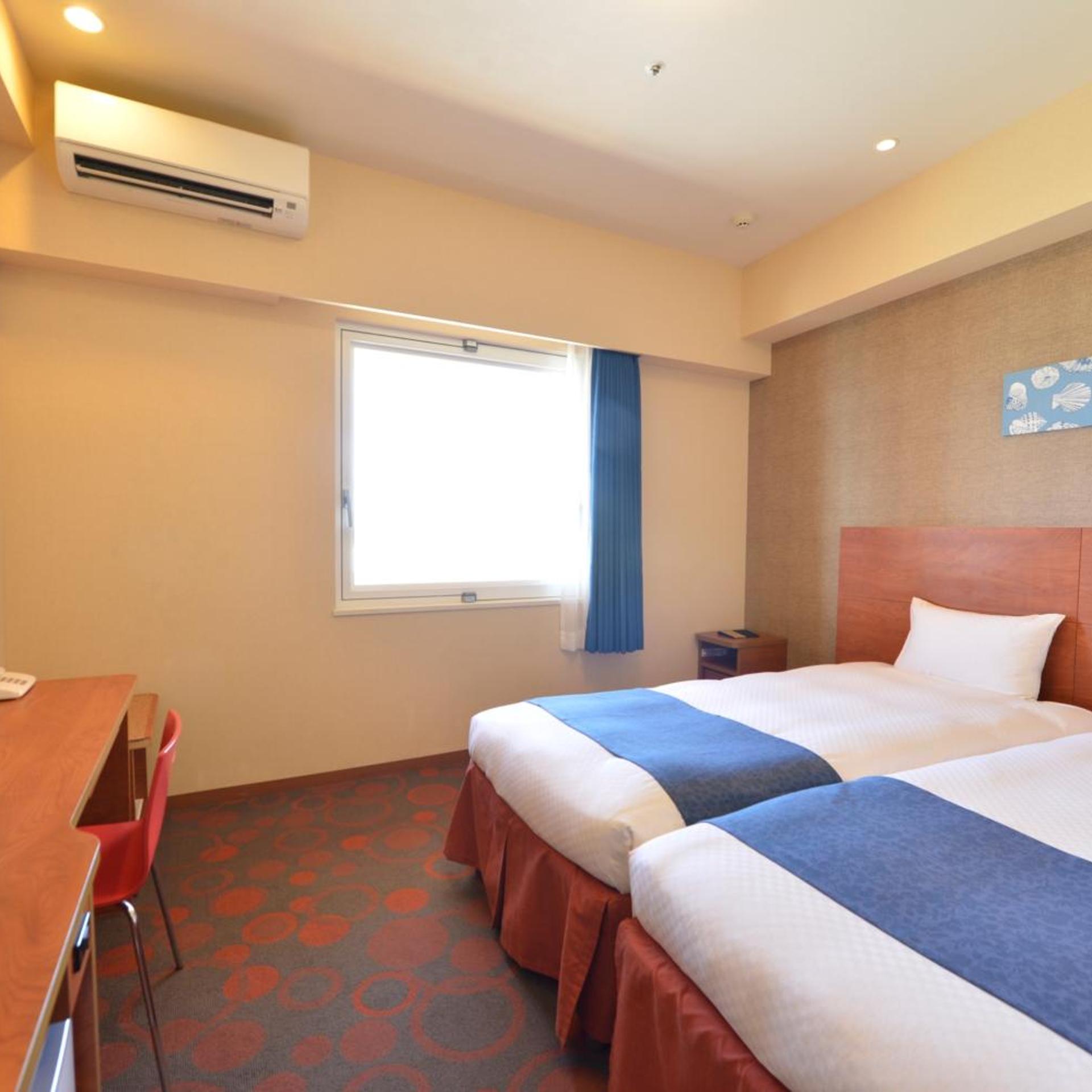 Compact, Twin Beds, Annex