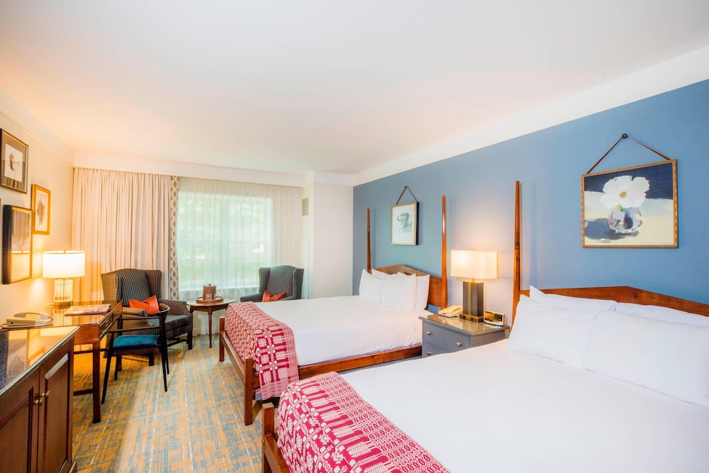 DELUXE, 2 QUEEN BEDS