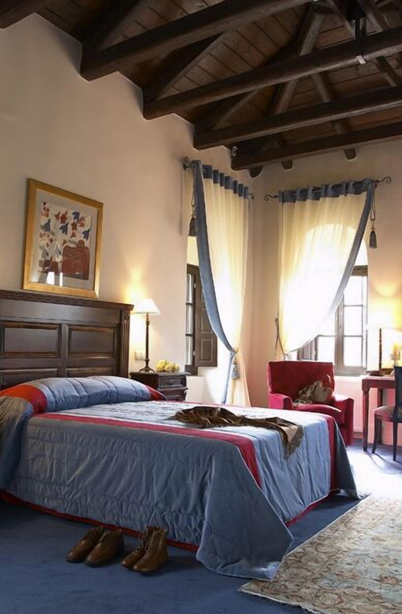 Suite, Queen Bed, Village View, Sofa