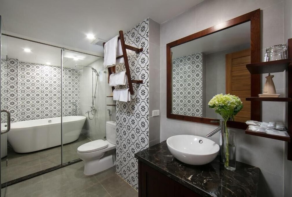 Mai Chau Hideaway Lake Resort 70/72