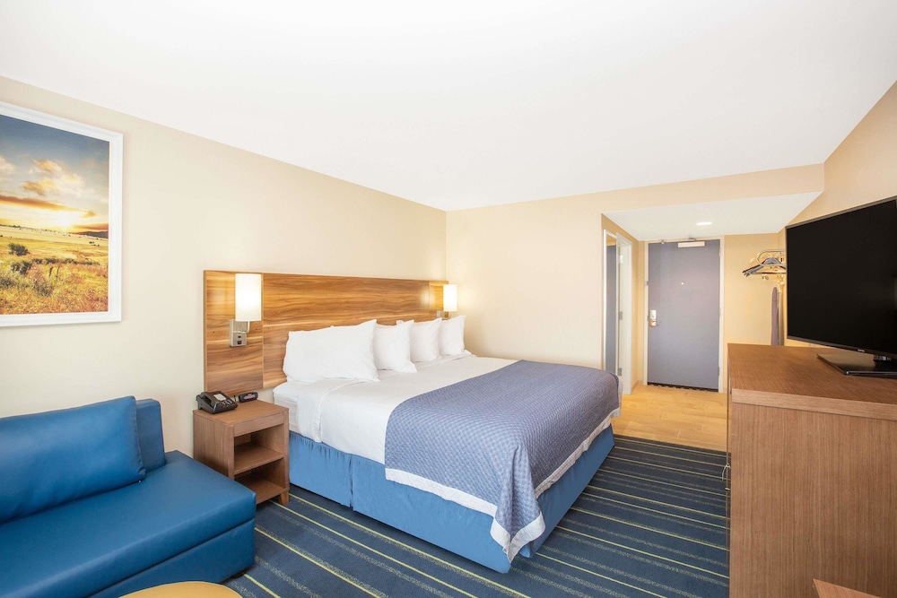 Days Inn & Suites by Wyndham Kearney 28/61