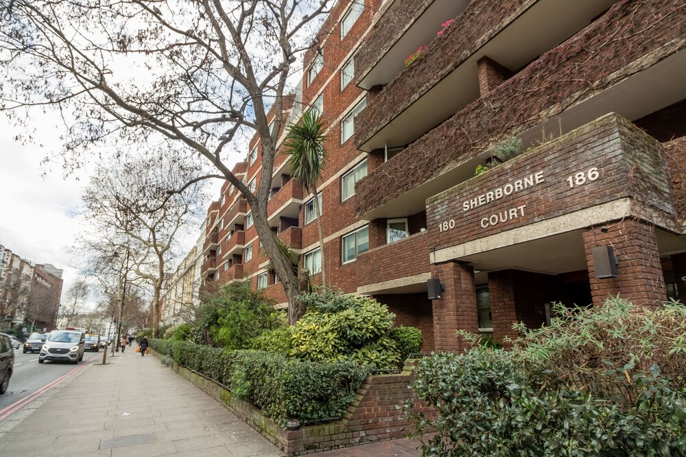 Sherborne court 1/50