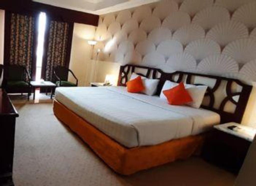 Grand Surabaya 18/33