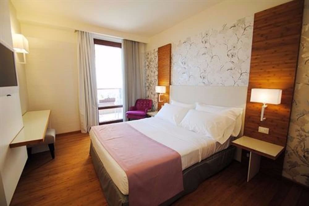 Hotel Eden 9/66