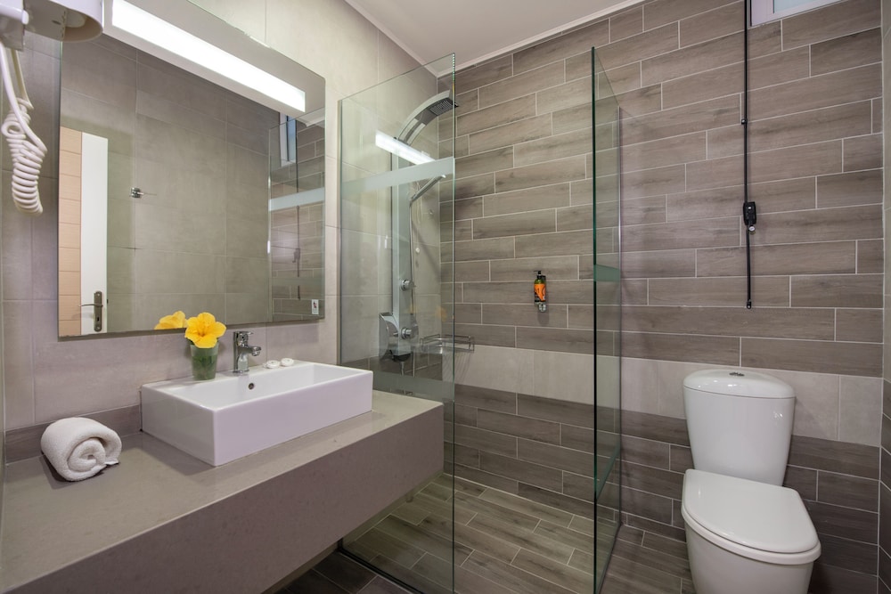 Atrion Resort Hotel 44/45