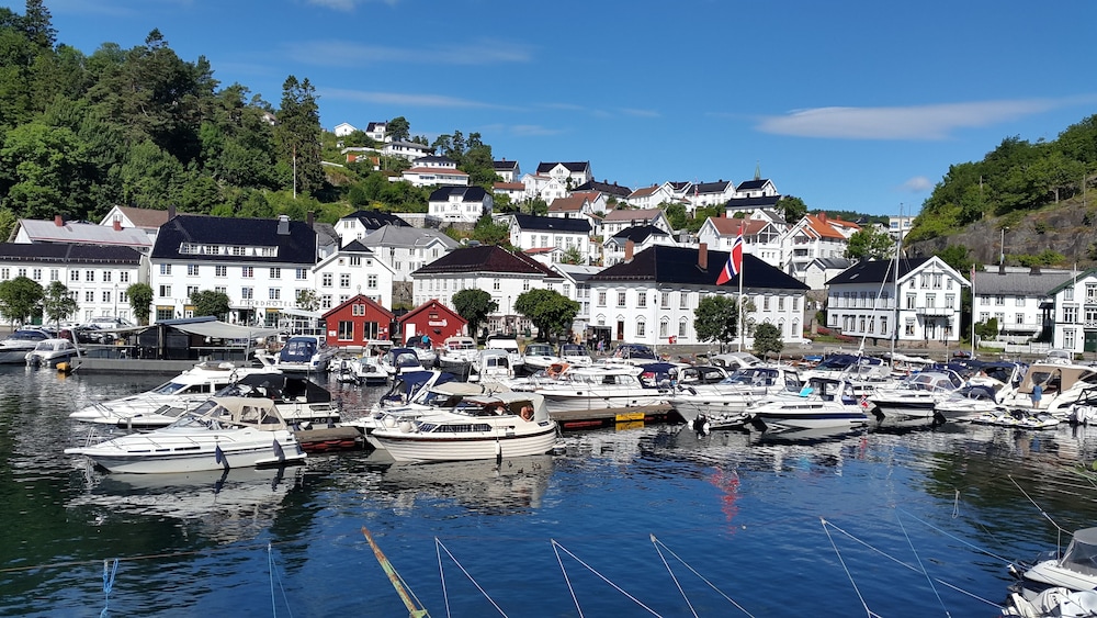 Tvedestrand Fjordhotell 48/51