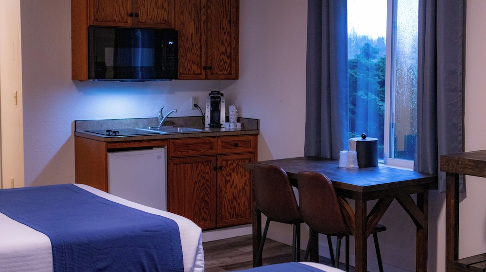 Chateau Westport Resort 40/63