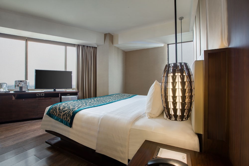 Santika Premiere Bintaro 33/78