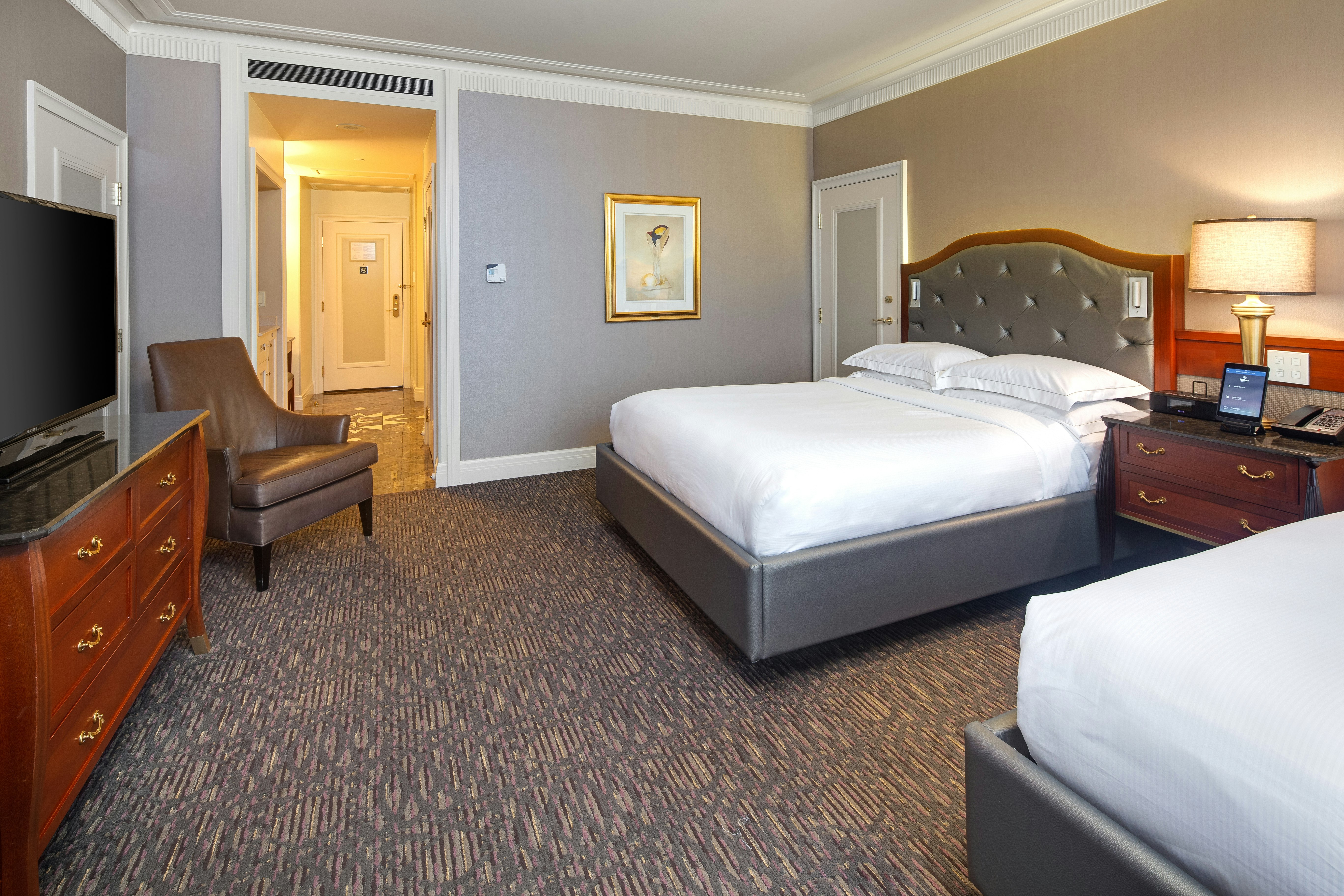 ROOM, 2 QUEEN BEDS, LAKE VIEW, EXECUTIVE LEVEL