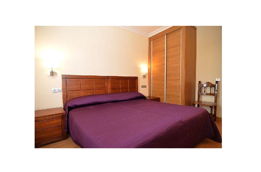 غرفة قياسية بسرير مزدوج أو سريرين منفصلين