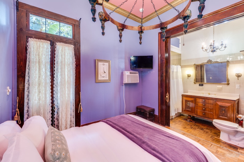Royal Barracks Guest House 8/37