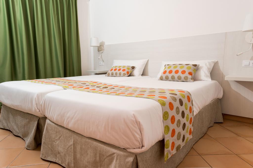 Maxorata Beach Apartments 8/36