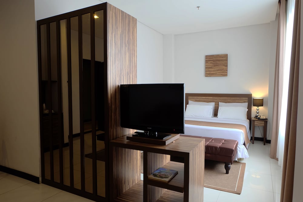 Royal Hotel Kt 33/35