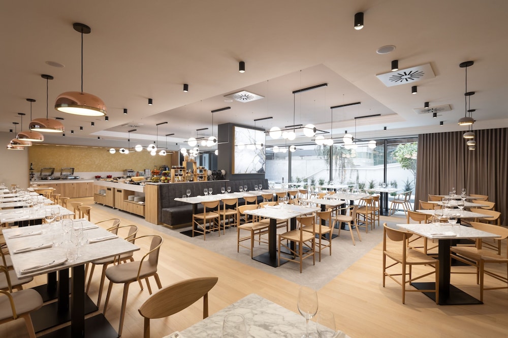Courtyard By Marriott Cluj-Napoca Downtown 30/46