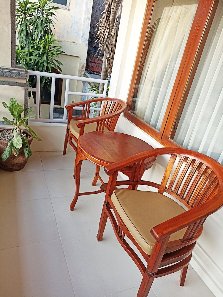 Kusnadi Hotel 32/50