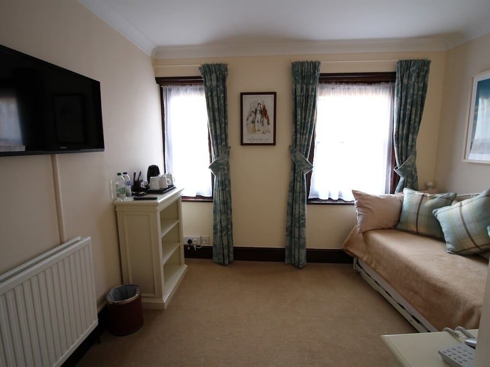 The Pilgrims Hotel 30/50