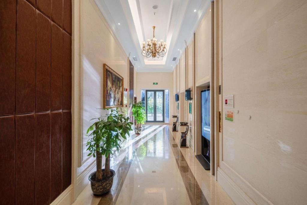 Vienna International Hotel (Sanya High-speed Railway Station) 12/39