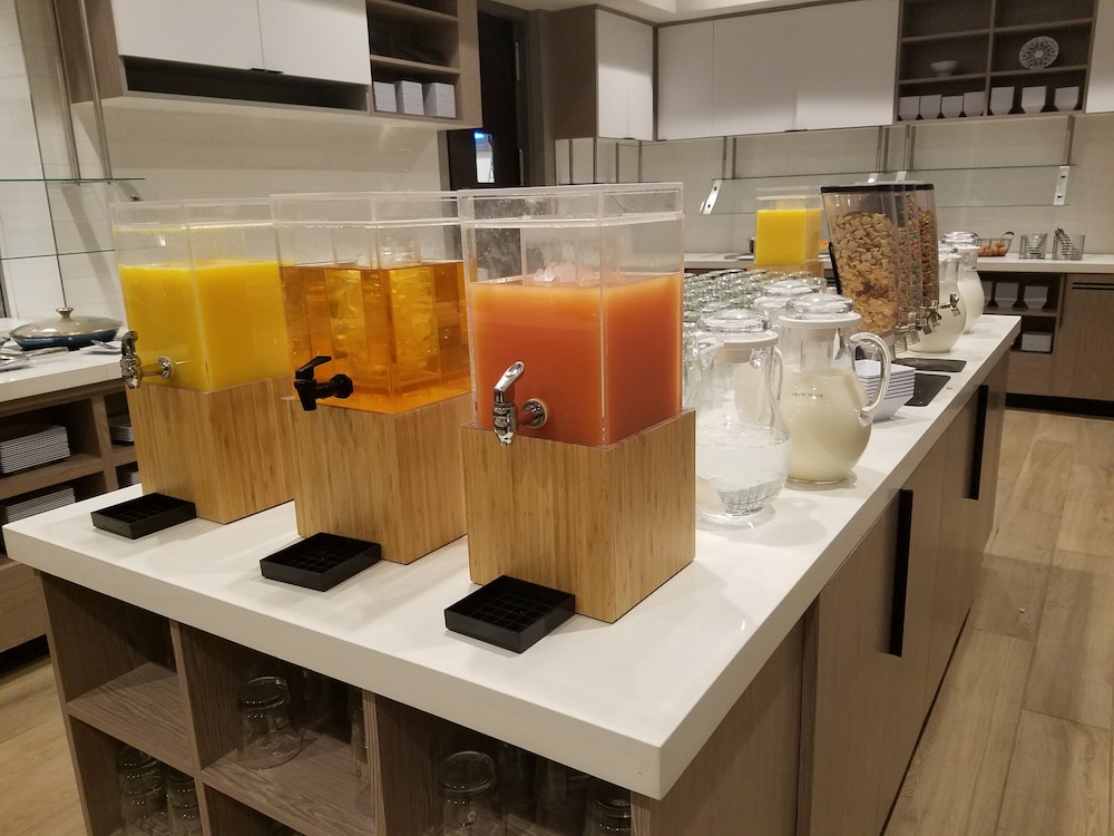 Hyatt Place Indianapolis / Fishers 59/69