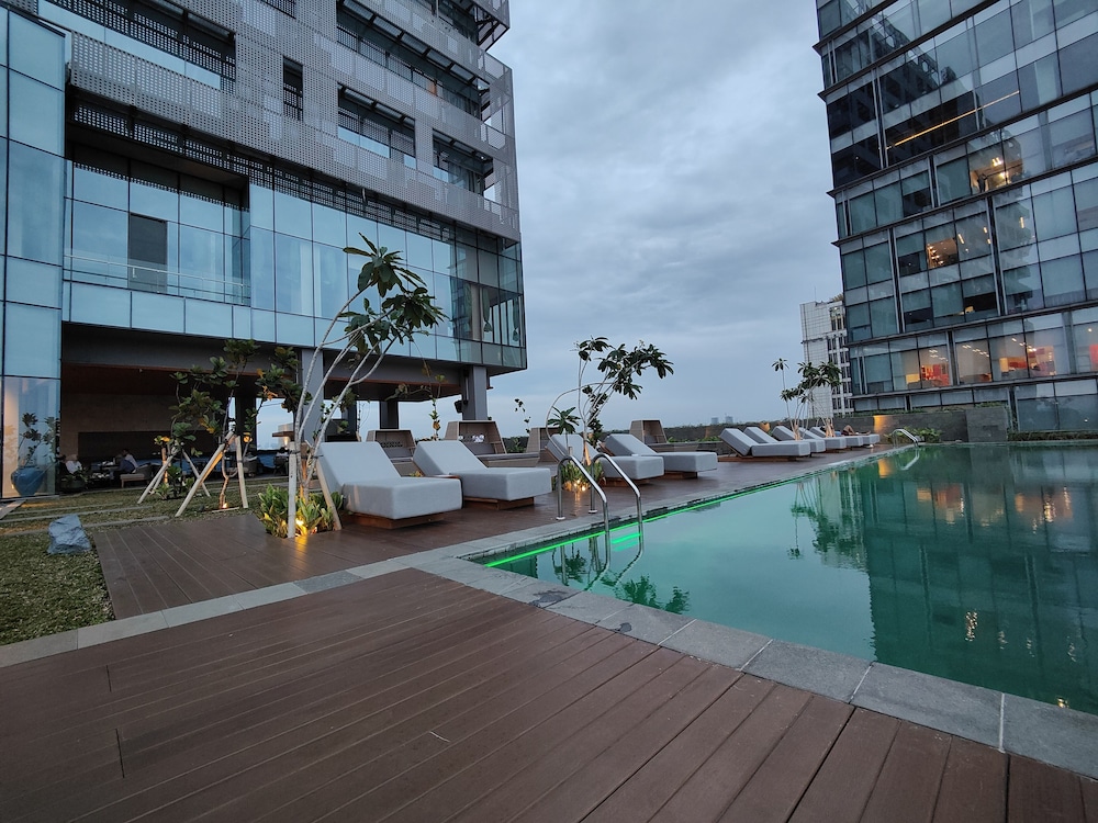 Ra Suites Simatupang 45/50