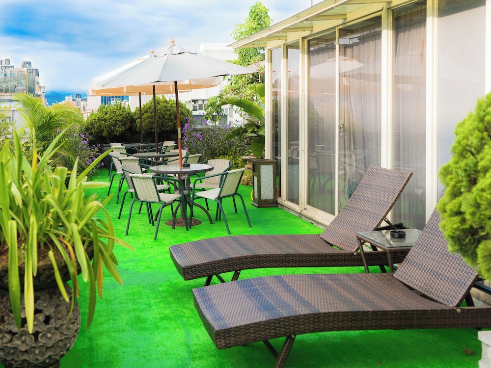 E House Hotel 46/65