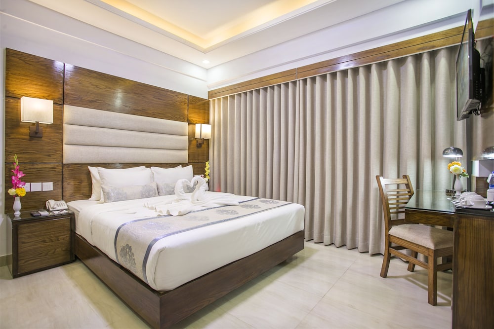 White Palace Hotel 27/61