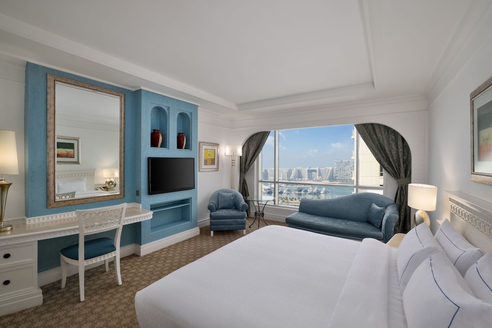 Al Habtoor Grand Resort, Autograph Collection 13/75