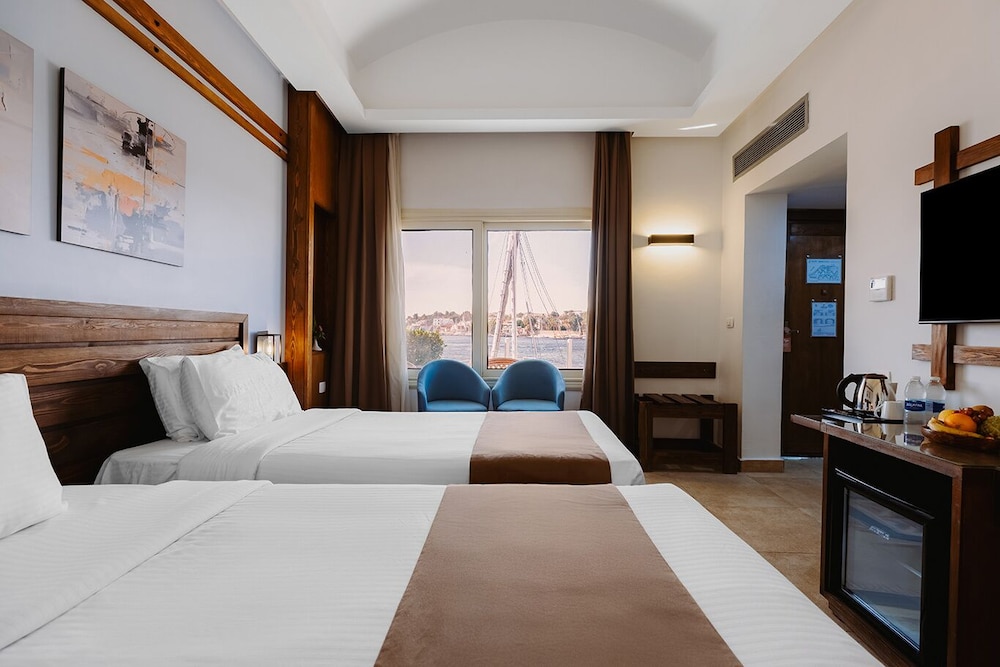 Obelisk Nile Hotel Aswan 26/75