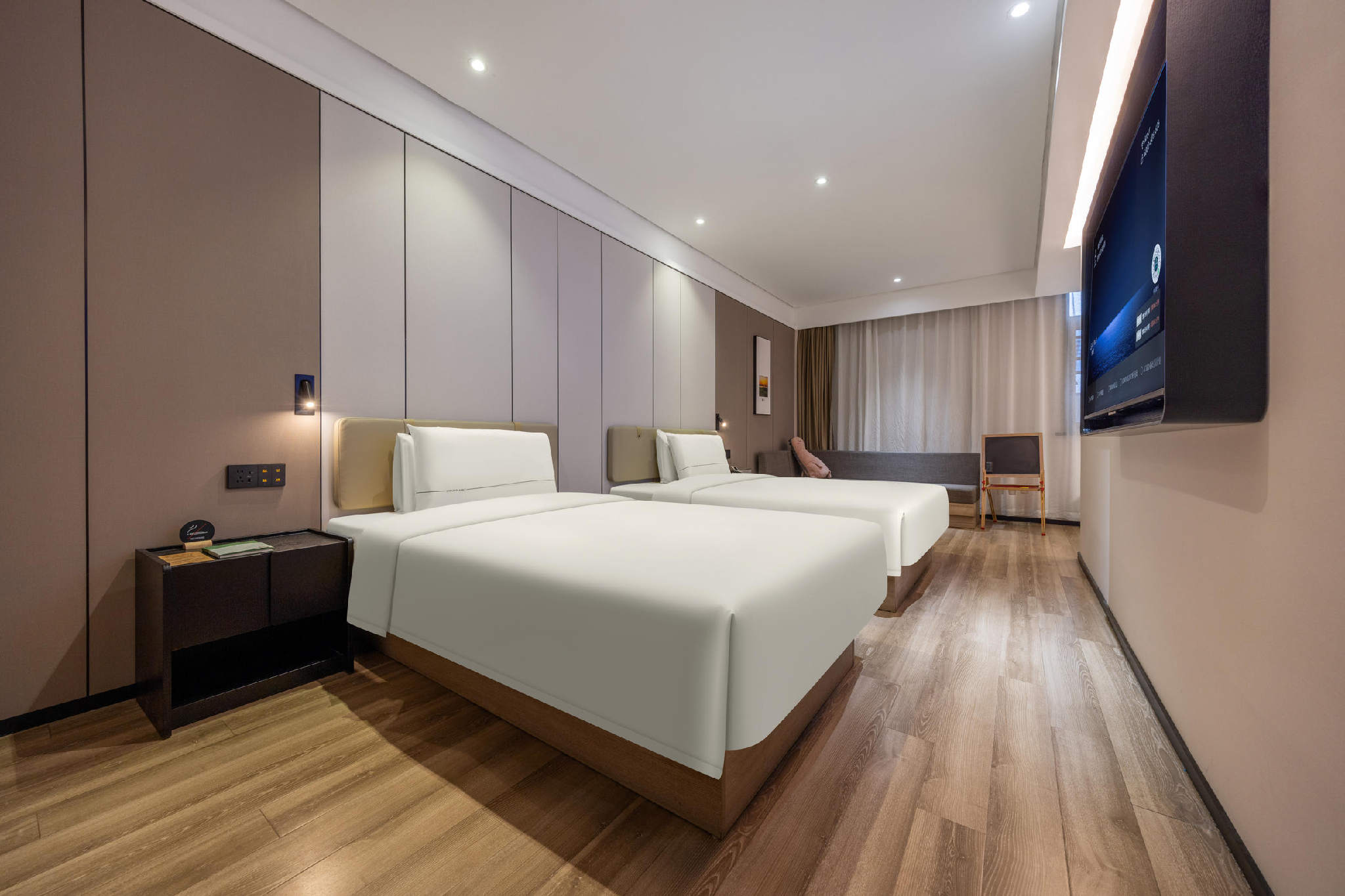 Jimu, Family, Twin Beds