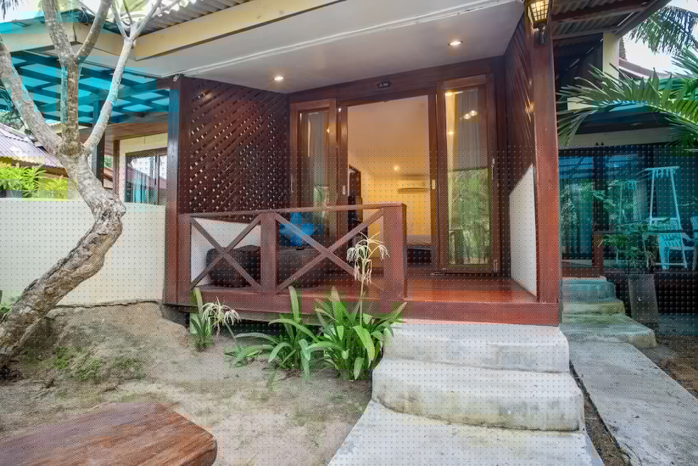 B52 BEACH RESORT 6/60