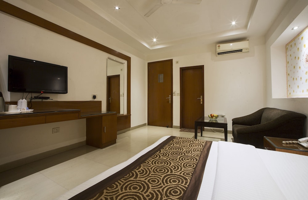 HOTEL KRISHNA DELUXE 36/70