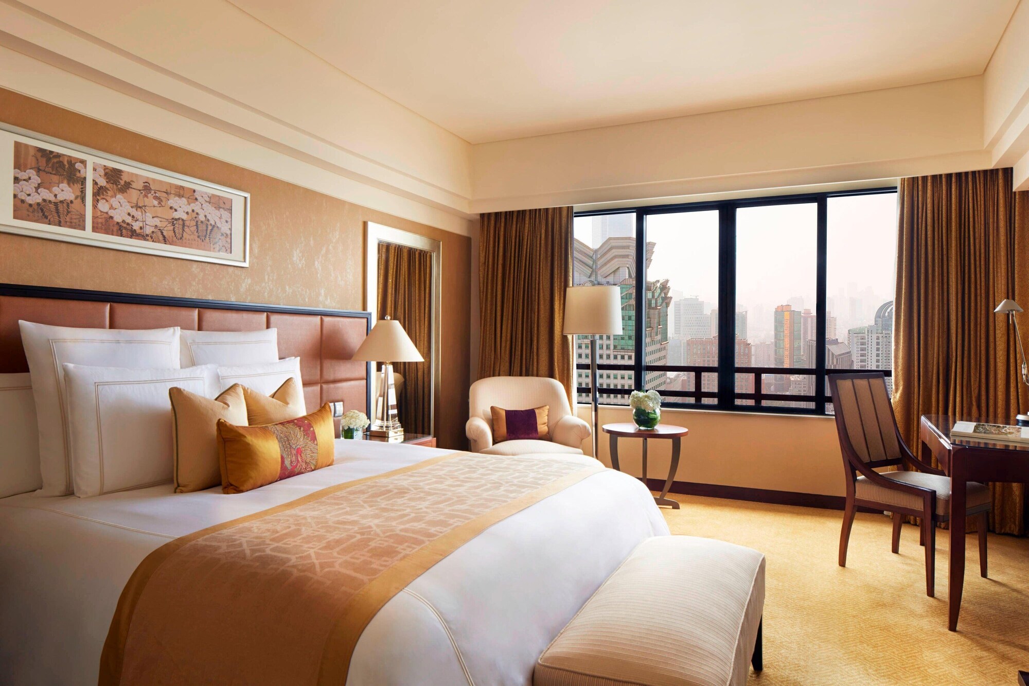 Deluxe, King Bed, Skyline View