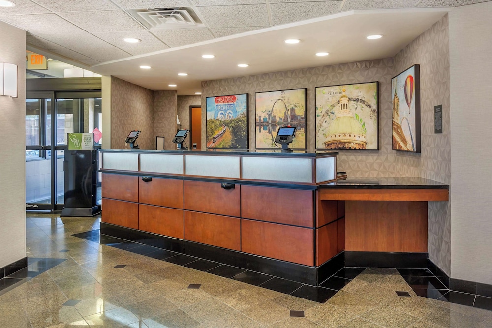 Drury Inn and Suites Southwest St. Louis 2/50