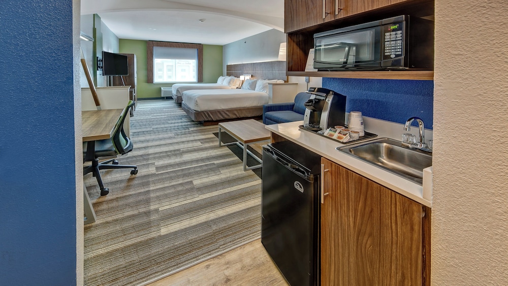Holiday Inn Express & Suites Corsicana I-45 62/68