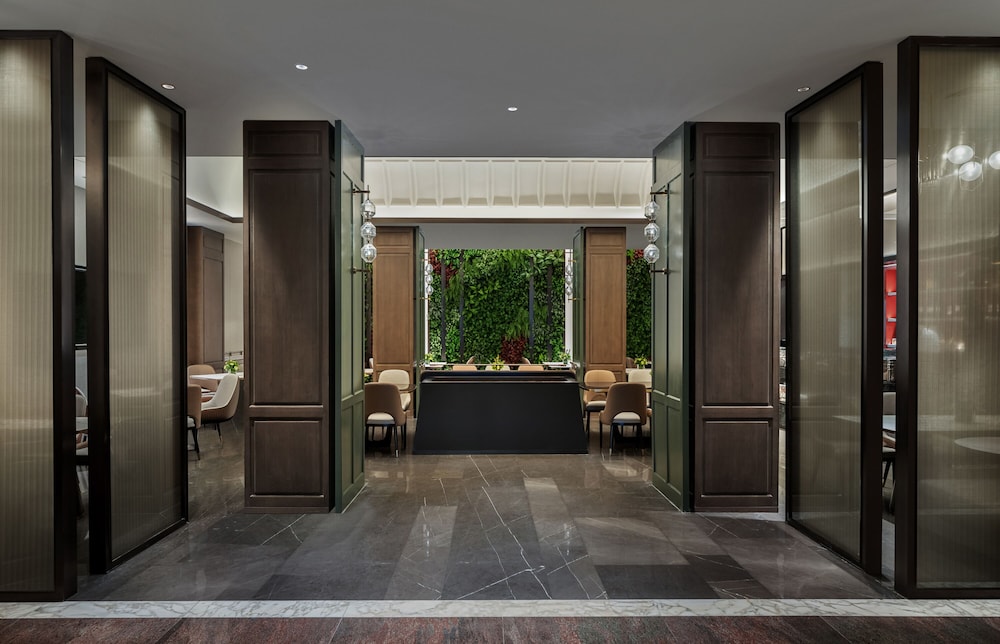 Shanghai Hotel 10/50