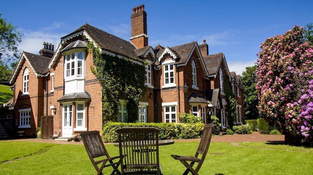 Hillscourt 37/42