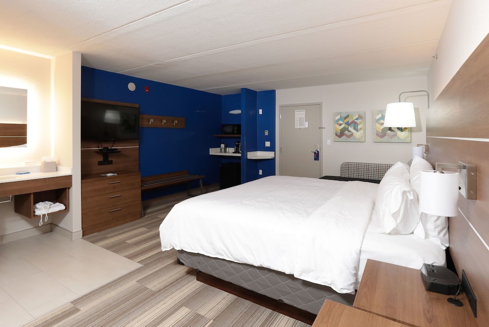 Holiday Inn Express Suites Tempe 14/46