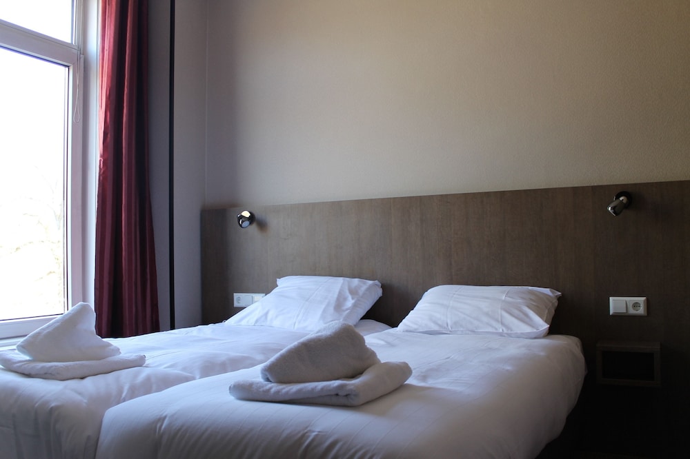 Aston City Hotel 24/45