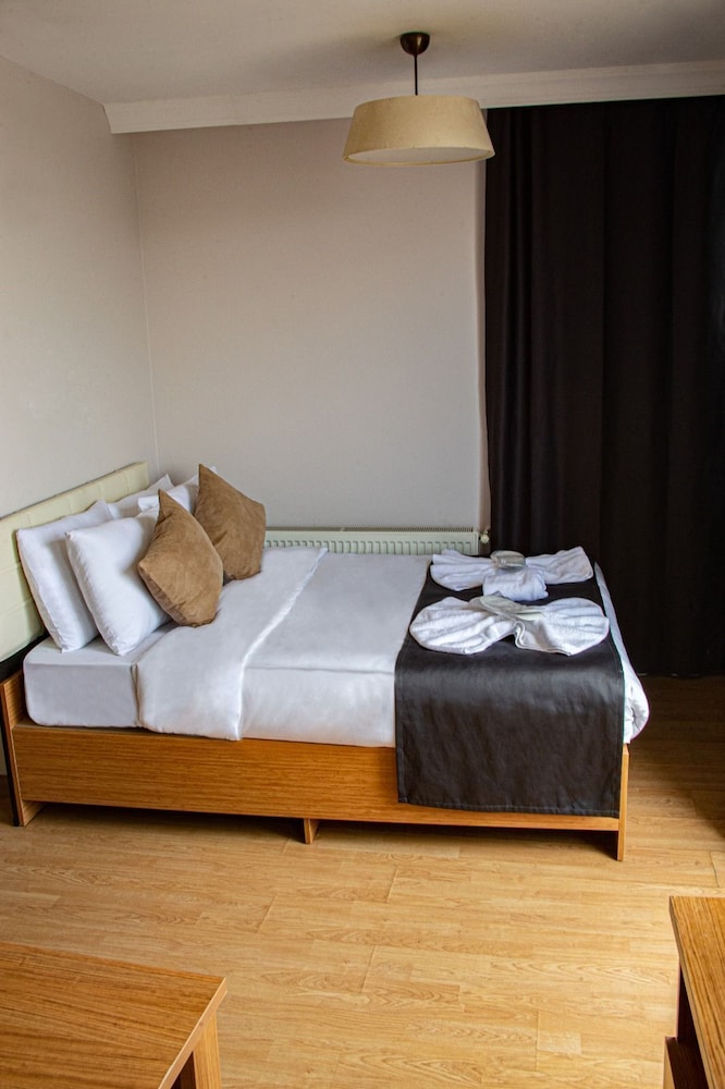 Three Apples Suites 13/39