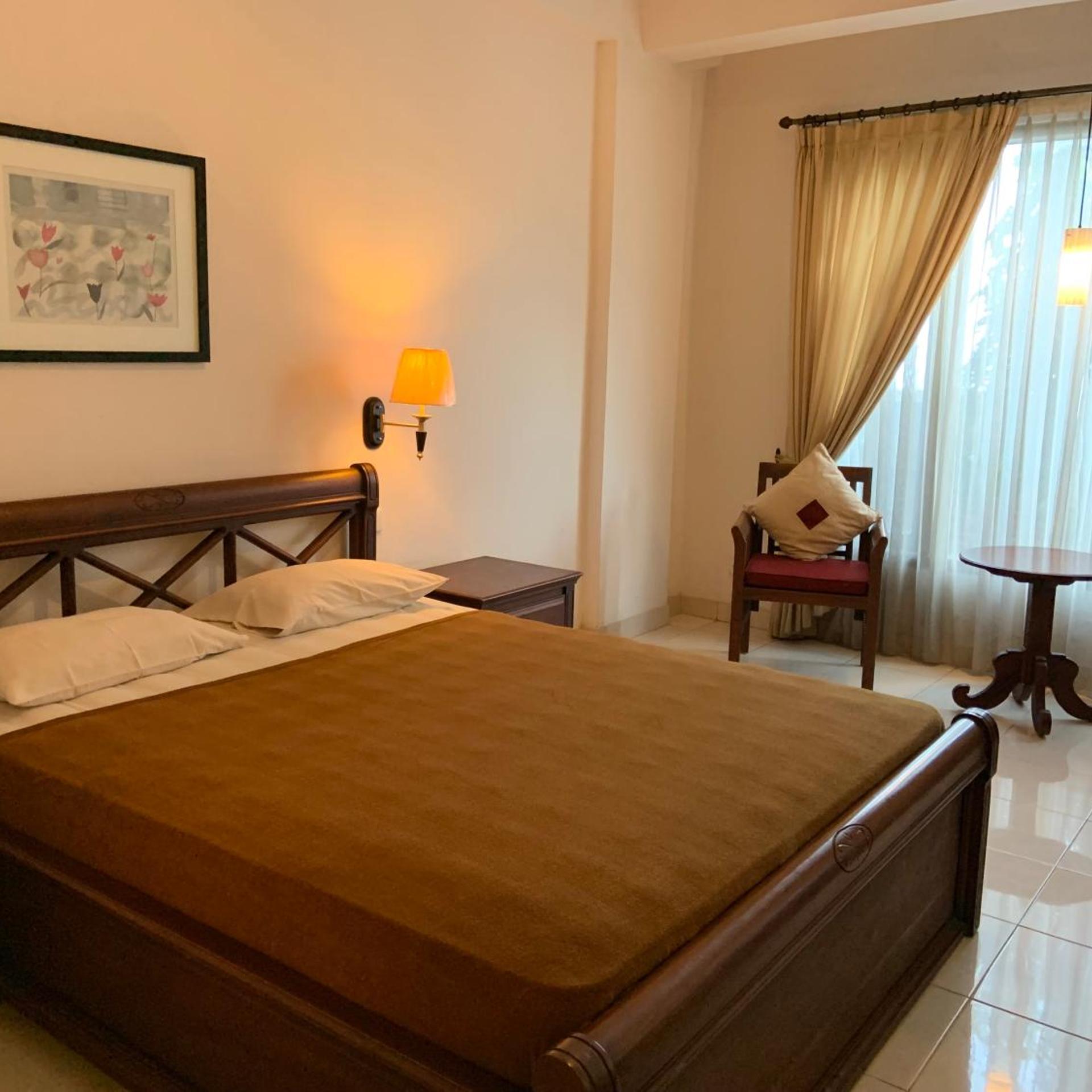 Nirwana Hotel 8/35