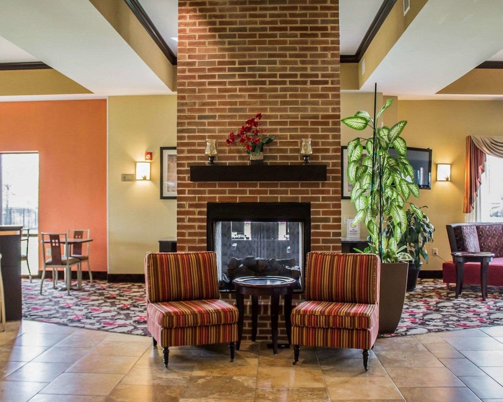 Comfort Suites Columbus East Broad 37/48